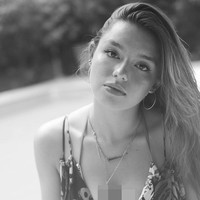 Siapa tak kenal Dora The Explorer? Tapi tahukah kamu sosok di balik suara Dora yang selalu mengajak anak-anak bermain. Ia adalah Fatima Ptacek, seorang aktris asal AS yang kini aktif sebagai seorang aktivis. Foto: Instagram @fatimaptacek