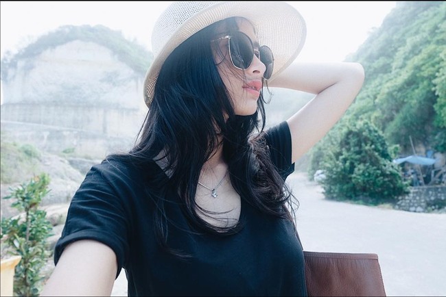 Melalui akun Instagram Story miliknya, Faye sempat memberikan klarifikasi mengenai dirinya yang dituduh menjebak Vanessa. Faye mengatakan bahwa dirinya tidak pernah menyindir Vanessa terkait kasus prostitusi online. Itu hanyalah akun palsu yang mengatasnamakan dirinya. Foto: Instagram/@fayenicolee_