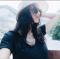 Melalui akun Instagram Story miliknya, Faye sempat memberikan klarifikasi mengenai dirinya yang dituduh menjebak Vanessa. Faye mengatakan bahwa dirinya tidak pernah menyindir Vanessa terkait kasus prostitusi online. Itu hanyalah akun palsu yang mengatasnamakan dirinya. Foto: Instagram/@fayenicolee_