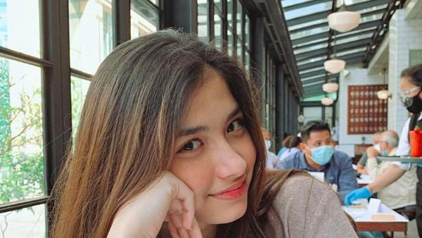 10 Potret Faye Nicole yang Dibully Habis Netizen