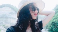 Ia meminta kepada semua orang untuk fokus mendoakan Vanessa Angel. Foto: Instagram Faye Nicole