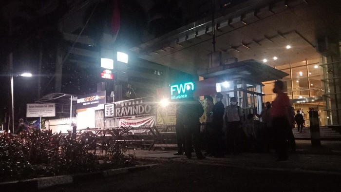Sejumlah warga negara Afghanistan yang mencari suaka menggelar aksi di depan kantor UNHCR, Menteng, Jakarta Pusat. Dalam aksi kali ini, massa gagal bertemu pihak UNHCR untuk menyampaikan tuntutan, Senin (15/11/2021).