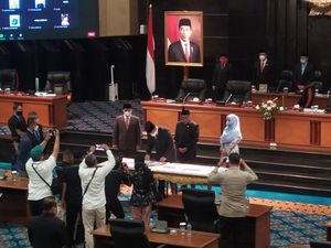 Anies Teken MoU Rancangan APBD 2022 Rp 84,88 Triliun