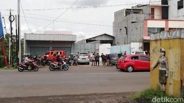 Gudang rokok di Jalan Brigjend Sudiarto Soloi dirampok, satpam ditemukan tewas, Senin (15/11/2021).