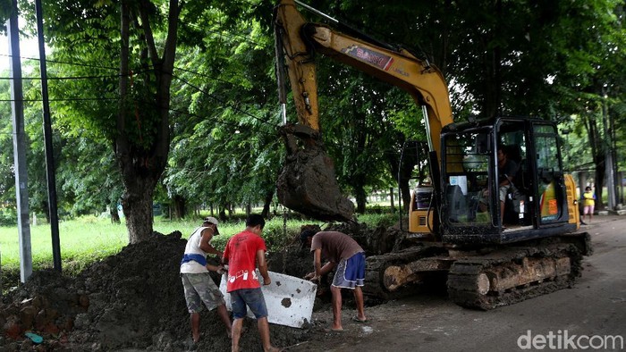 Pembangunan sumur resapan di kawasan Ibu Kota Jakarta terus dilakukan. Hal itu dilakukan sebagai upaya pencegahan banjir saat Jakarta memasuki musim hujan.