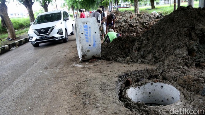 Pembangunan sumur resapan di kawasan Ibu Kota Jakarta terus dilakukan. Hal itu dilakukan sebagai upaya pencegahan banjir saat Jakarta memasuki musim hujan.