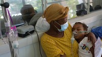 Sementara itu, Rumah Sakit Anak Saint Damien yang berada di kawasan Port-au-Prince, Ibu Kota Haiti, merawat sejumlah pasien anak-anak yang beberapa di antaranya membutuhkan penanganan khusus yang sangat bergantung dengan pasokan listrik. AP Photo/Matias Delacroix.