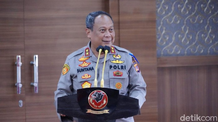 Kapolda Jabar Suntana