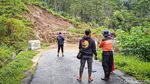 Jalan di Perbukitan Menoreh Kulon Progo Ini Terputus Gegara Longsor