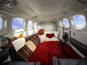 Khusus 18+, Maskapai Ini Bikin Layanan Seks di Jet Pribadi