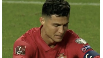 Ronaldo yang biasanya ganas, baik di klub maupun di timnas Portugal, kali ini malah melempem. Foto: Twitter