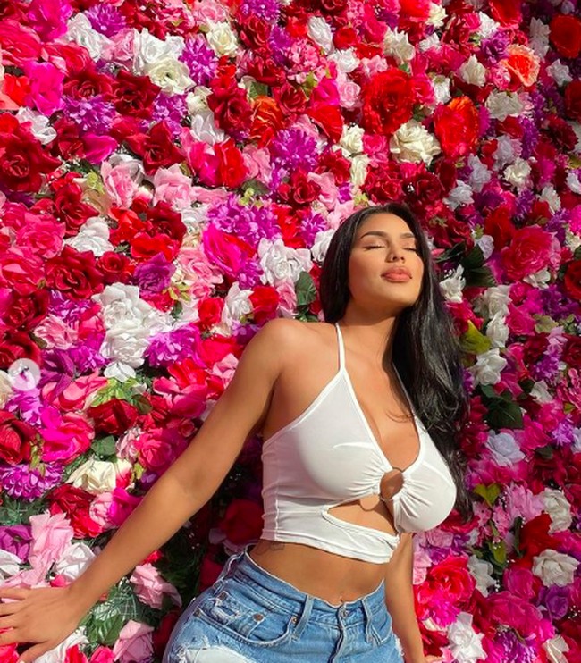 Mantan kekasih Jake Paul itu mengaku bahwa dia tidak pernah memamerkan konten bugil di sana. Namun banyak orang beranggapan bahwa dia memberikan konten eksplisit. Foto: dok. Instagram/@mia_francisss