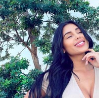 Kini dia memilih untuk pensiun dari OnlyFans. Dalam pengakuannya, dia tidak ingin mewajarkan platform eksplisit berhubungan dengan pekerja seks. Foto: dok. Instagram/@mia_francisss