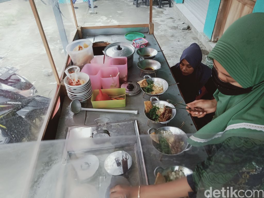 Sensasi Makan Mie Ayam Wajan Mini yang Tetap Hangat hingga Suapan Terakhir