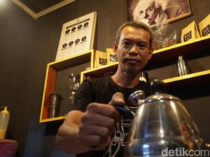 Black Coffee, Pionir Kedai Kopi di Timika, Kini Nyaman Buka di Teras Rumah