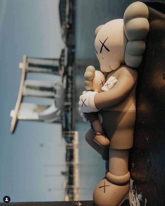 Patung Kaws Ada di Singapura Patung Kaws Ada di Singapura