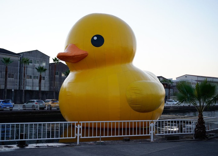 OSAKA, JAPAN - NOVEMBER 14: The 'Rubber Duck' floating sculpture designed by Florentijn Hofman is seen displayed as a part of one day art event Suminoe Art Beat 2021 at the Creative Center Osaka on November 14, 2021 in Osaka, Japan. (Photo by Christopher Jue/Getty Images)