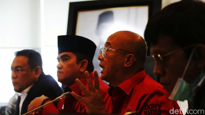 Fraksi PDI Perjuangan menyoroti kebakaran kilang minyak Pertamina di Cilacap, Jawa Tengah. PDIP minta Pertamina lakukan investigasi kebakaran tersebut.
