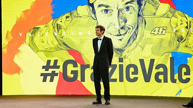 Penghargaan MotoGP 2021 dan Valentino Rossi Jadi Legenda.