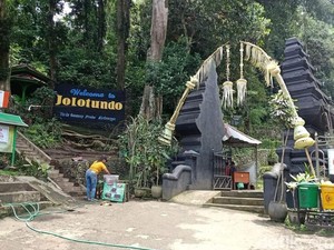 Pasca-Pohon Tumbang Tewaskan 3 Orang, Petirtaan Jolotundo Ditutup Sementara