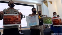 Kapolda Jawa Tengah Irjen Pol Ahmad Luthfi memaparkan hasil penyelidikan kebakaran yang terjadi di tangki PT KPI Unit Cilacap pada Sabtu (13/11) lalu. Kebakaran kilang Pertamina Cilacap itu, kata Luthfi, terjadi akibat sambaran petir, Senin (15/11/2021).