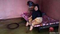 Air bahkan sudah masuk ke rumah warga.