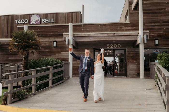 Taco Bell Terindah di Dunia Jadi Tempat Resepsi Pernikahan