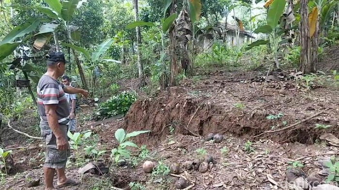 tanah gerak di trenggalek