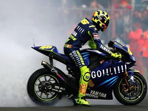 Surat Cinta Yamaha M1 untuk Valentino Rossi yang Resmi Pensiun