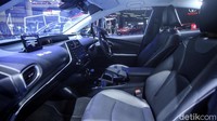 Fleksibilitas mobil ini juga telah teruji karena mempunyai driving range yang panjang. Prius PHEV ditopang oleh engine 2ZR-FXE kapasitas 1.800 cc dengan power dan torque maksimum masing-masing 98 PS dan 142 NM serta motor listrik 1 NM/ISM dengan power dan torque maksimum masing-masing 53 Kw (98 PS) dan 142 Nm yang dalam mode BEV mempunyai cruising range sejauh 68,2 km.