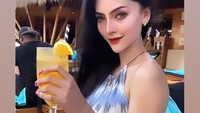 Sosok Angel Love dikenal cantik dan seksi. Ia aktif membagikan momen-momen kuliner di Instagram miliknya @hi__geminiku. Foto: Instagram @hi__geminiku