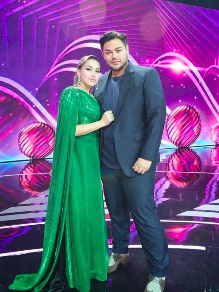 Ayu Ting Ting dan Ivan Gunawan Ayu Ting Ting dan Ivan Gunawan