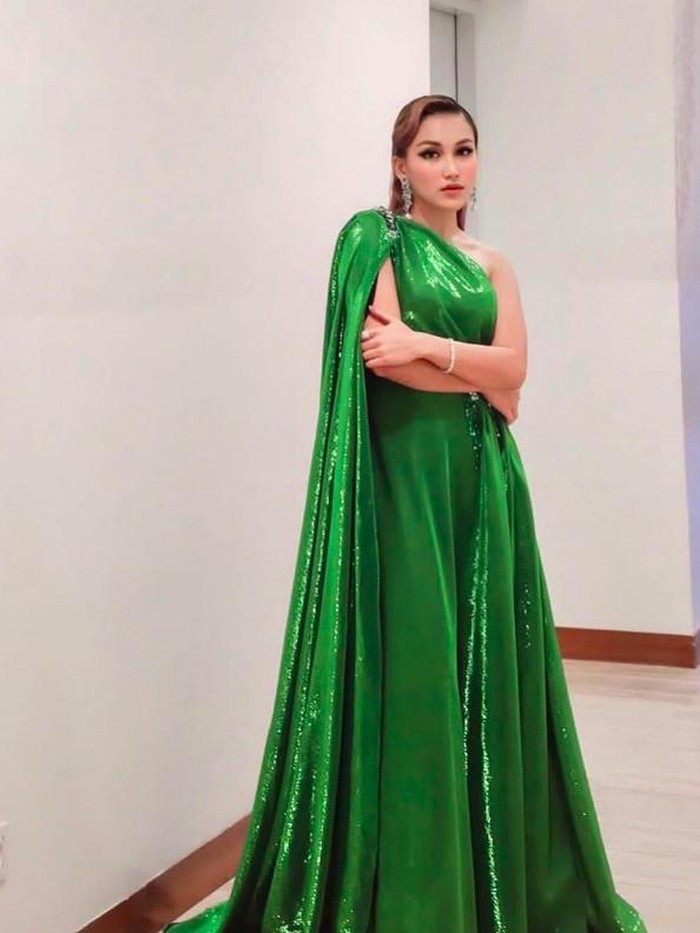 Ayu Ting Ting dan Ivan Gunawan Ayu Ting Ting dan Ivan Gunawan