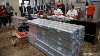 Bareskrim Pamer Duit Rp 217 M dari Pinjol Ilegal