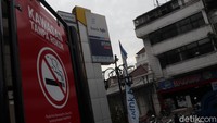 Peraturan ini sudah diatur dalam, Perda No 4 Tahun 2021 tentang KTR yang diresmikan pada Mei 2021.