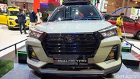 Dari segi tampilannya, Daihatsu Rocky Neo Retro tampak lebih gagah. Mobil ini tampak siap diajak bertualang. Foto: Rangga Rahadiansyah/detikOto