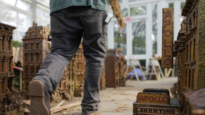 Dibalik Pertunjukan Miniatur di New York, Ada Landmark yang dibuat dari Tanaman Kering Dibalik Pertunjukan Miniatur di New York, Ada Landmark yang dibuat dari Tanaman Kering