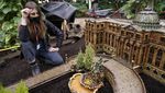 Potret di Balik Pertunjukan Miniatur Kereta Wisata New York