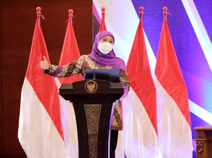 Cegah Masuknya Varian Delta Plus, Khofifah Minta Awasi TKI Malaysia-Singapura