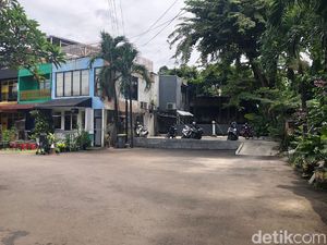 Kafe di Kemang Utara Berdiri di Atas Saluran Air, Begini Kondisinya