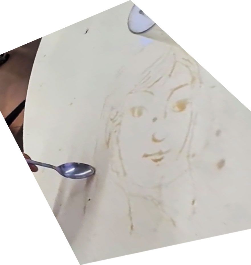 Keren! Kakek Ini Lukis Wajah Orang di Food Court Pakai Tumpahan Kopi