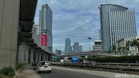 Cuaca Jakarta di sebagian besar wilayah diprediksi hujan. Mulai dari intensitas ringan, sedang hingga disertai kilat dan petir.