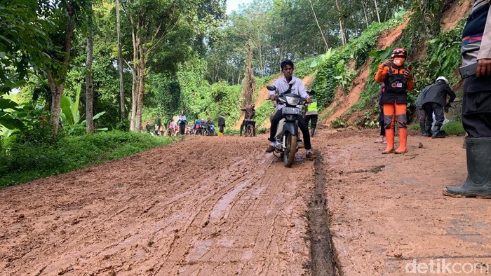 Longsor di Bandung Barat