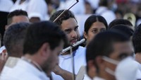 Dalam beberapa pesan yang dipublikasikan di jejaring sosial Twitter, presiden Venezuela, Nicolás Maduro, memberi selamat kepada para pemain dan berterima kasih atas penyelenggaraan konser yang ia sebut sebagai kebanggaan bagi rakyat Venezuela itu.