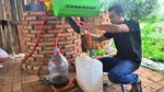 Mesin Canggih Ini Sulap Sampah Plastik Jadi BBM