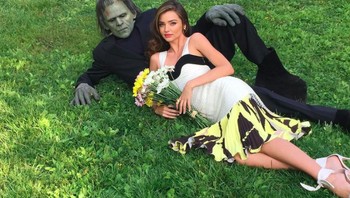 Miranda juga konsisten menjadi salah satu model dengan pendapatan tertinggi versi majalah Forbes. Dengan demikian, ia tak bergantung sepenuhnya pada suami. Foto: Instagram