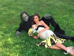 Kemesraan Istri Supermodel dan Suami Bos Teknologi Berduit Rp 149 Triliun