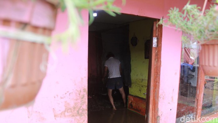 Rumah di Rancaekek kembali rusak usai tanggul sungai jebol