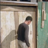 Video penampakan rumah unik itu pertama kali dibagikan oleh pemilik akun TikTok @peefuu. Kangen banget sama rumah lama, tulis keterangan dalam unggahannya itu. Hingga saat ini unggahan rumah tersebut telah ditayangkan lebih dari 2,7 juta kali. Foto: TikTok/@peefuu