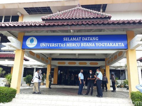 Suasana Universitas Mercu Buana Yogyakarta.